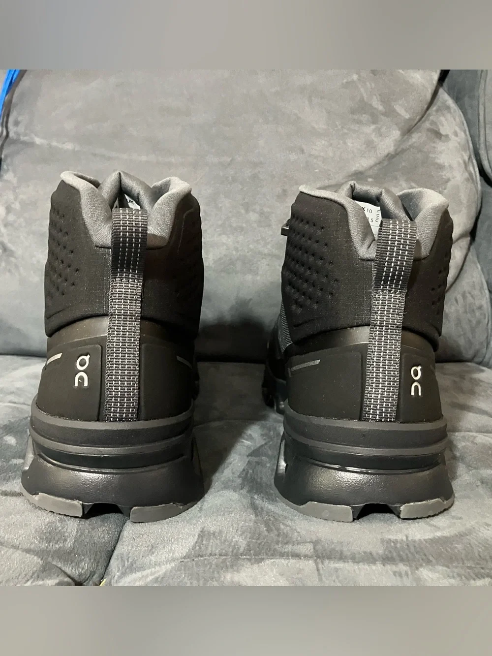 On Cloud Cloudrock 2 Mid Waterproof Black Hiking Boots Men's 7 fits Women’s 8.5